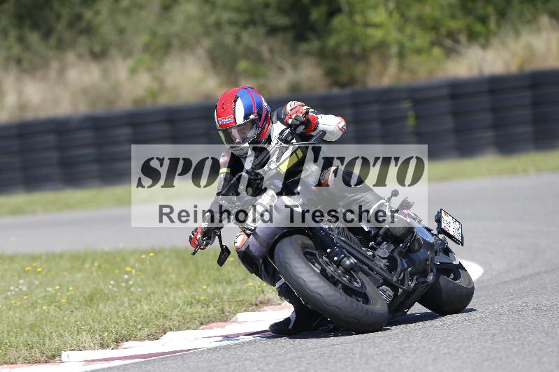 /Archiv-2025/48 25.08.2025 Cornu Master School ADR/gruen-vert/0